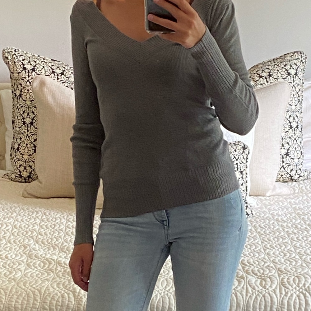 Express Classic Sweater - Picture 3 of 3